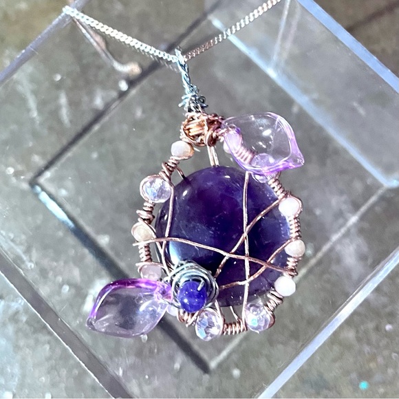 Floral Amethyst & Crystal Necklace - Picture 2 of 7